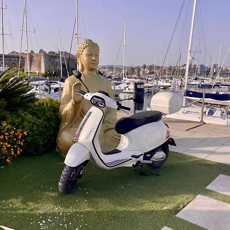 Botel Barco Xunguila *