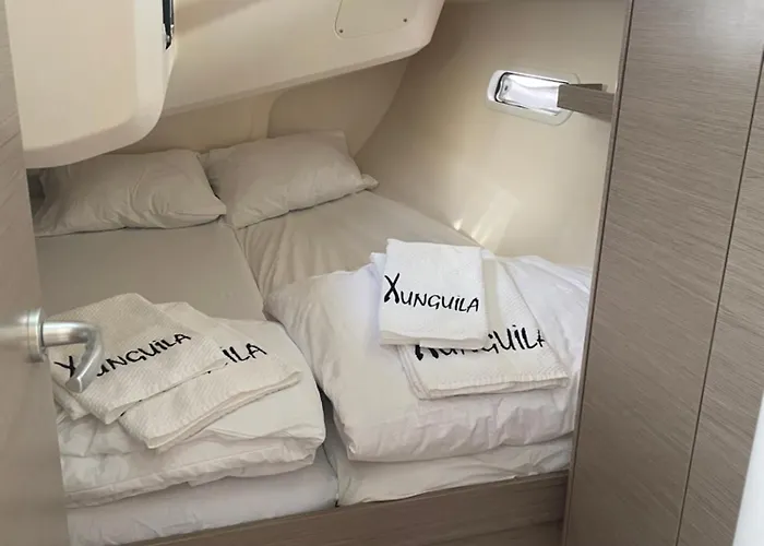 Barco Xunguila ספינת מלון *